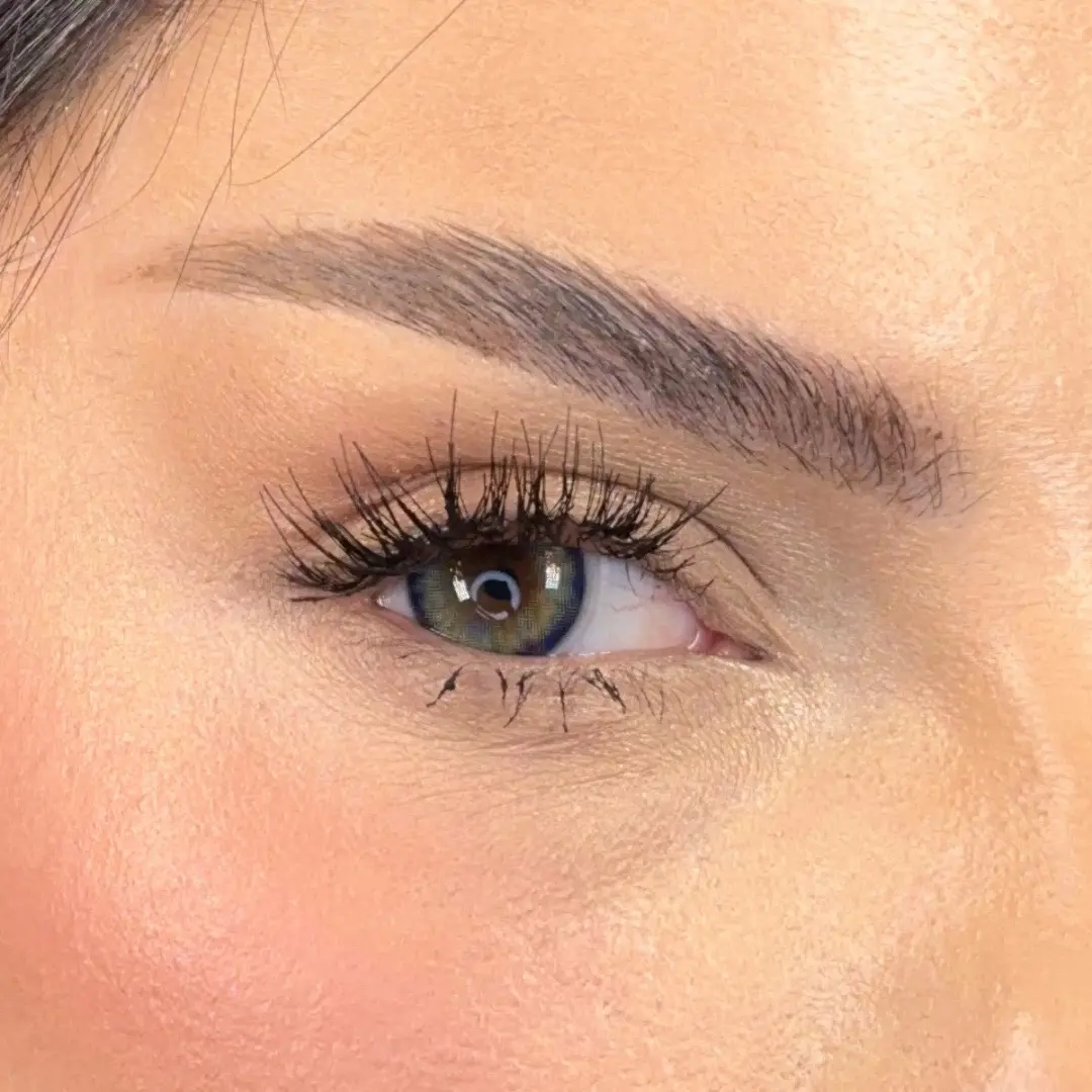 عدسات لون Blue Gray